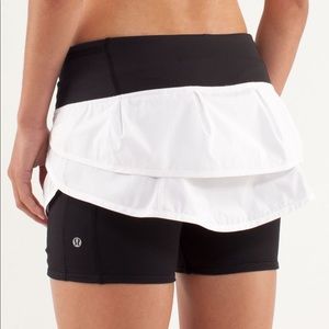 Lululemon White/Black Speed Squad Skirt